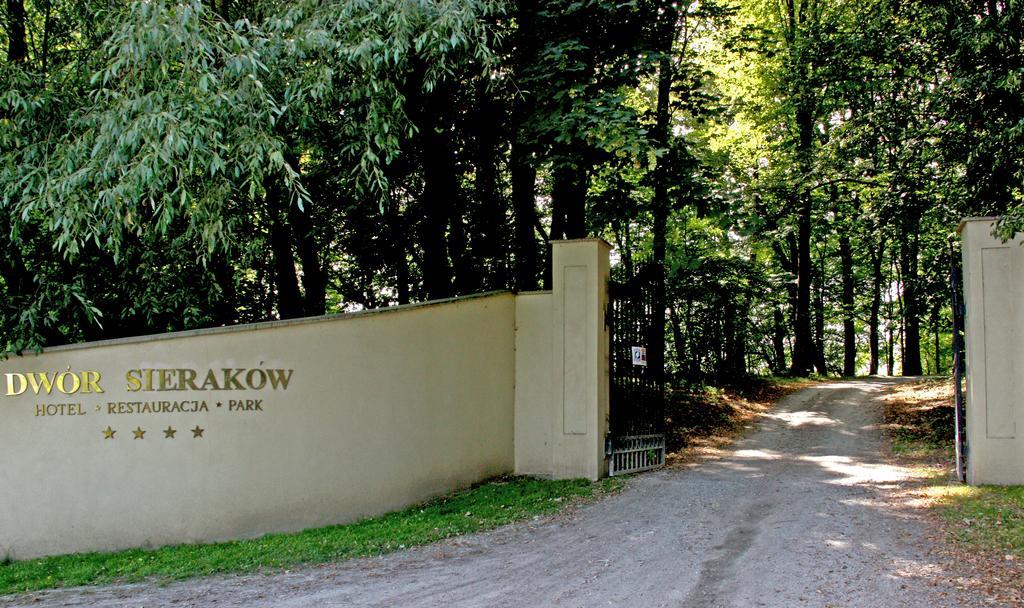 Dwor Sierakow Ξενοδοχείο Εξωτερικό φωτογραφία